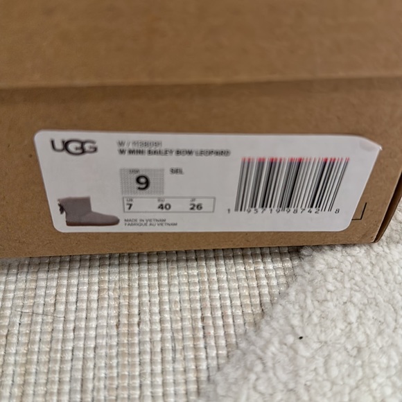 💕SOLD💕NWT Mini Bailey bow leopard Ugg boots - Picture 7 of 7
